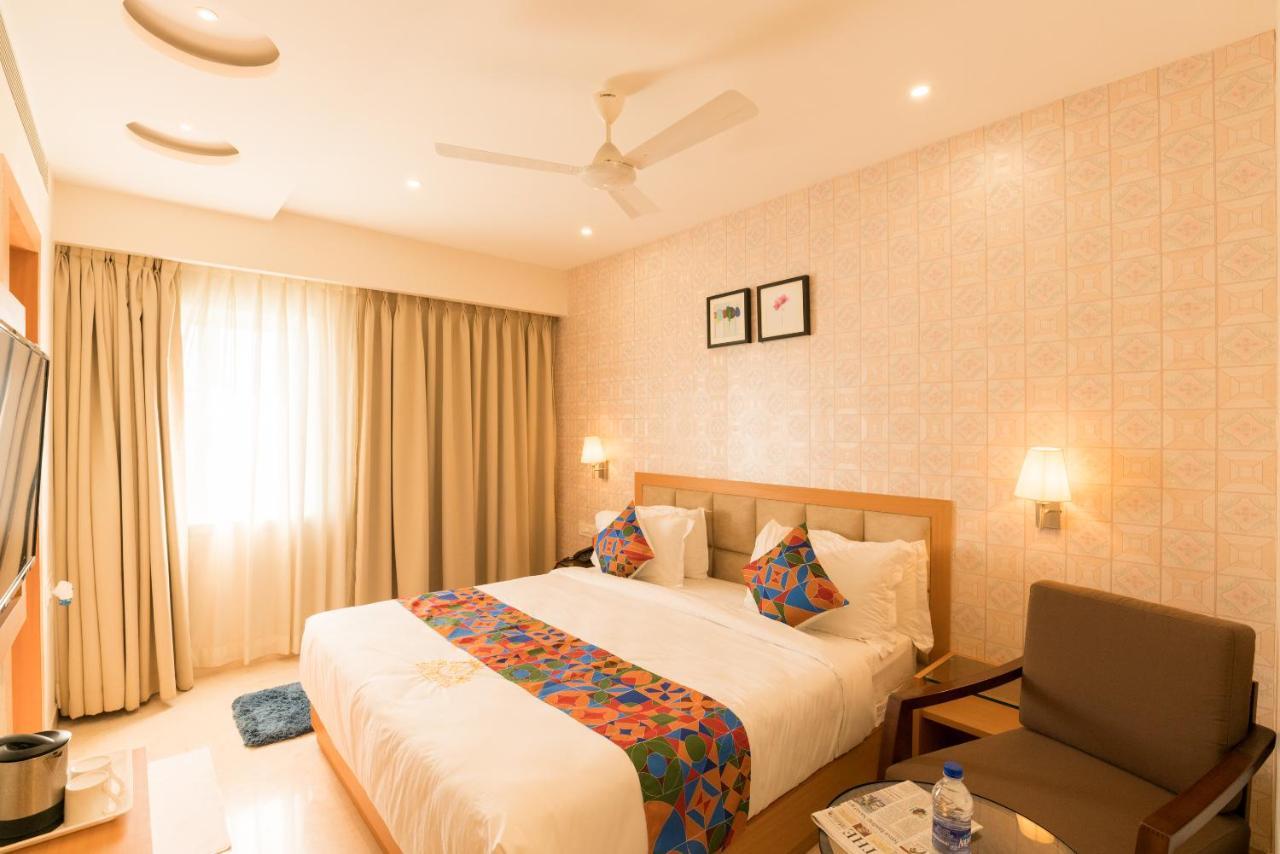 Kvr Capitol Suites Vijayawada Exterior photo